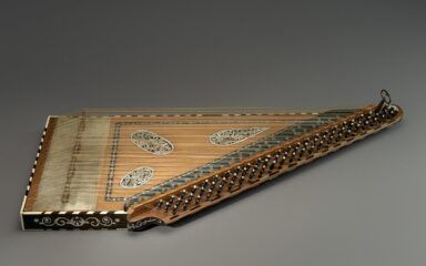 سنتور یا قانون؟ تفاوت‌های اصلی که قبل از خرید باید بدانید